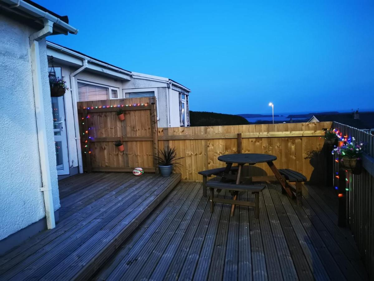 3-Bed 5-6 Berth Modernised Bungalow! Тенбі Екстер'єр фото